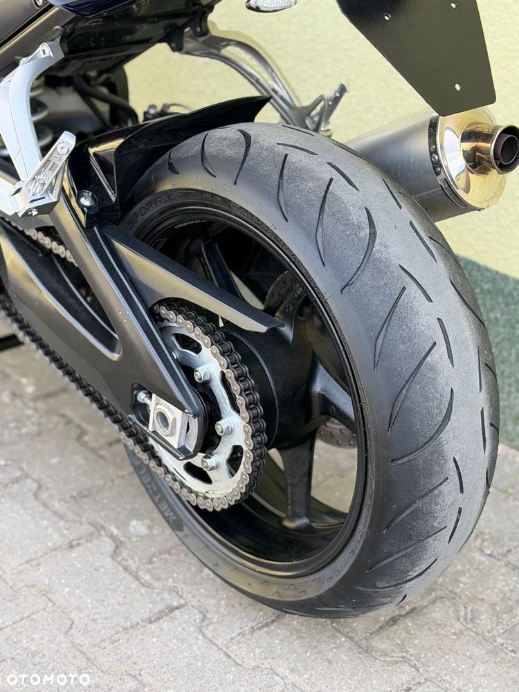 Yamaha FZ - 21