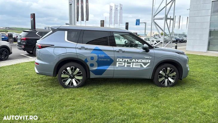 Mitsubishi Outlander 2.4 4WD Plug-In Hybrid Top - 6