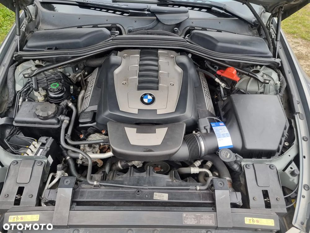 BMW Seria 6 650 i - 7