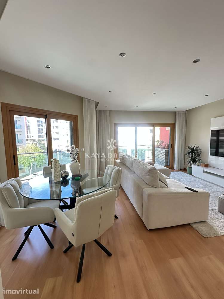 Apartamento T2 em Excelente Estado situado na Urb. Jardim da Amorei... - Grande imagem: 3/21