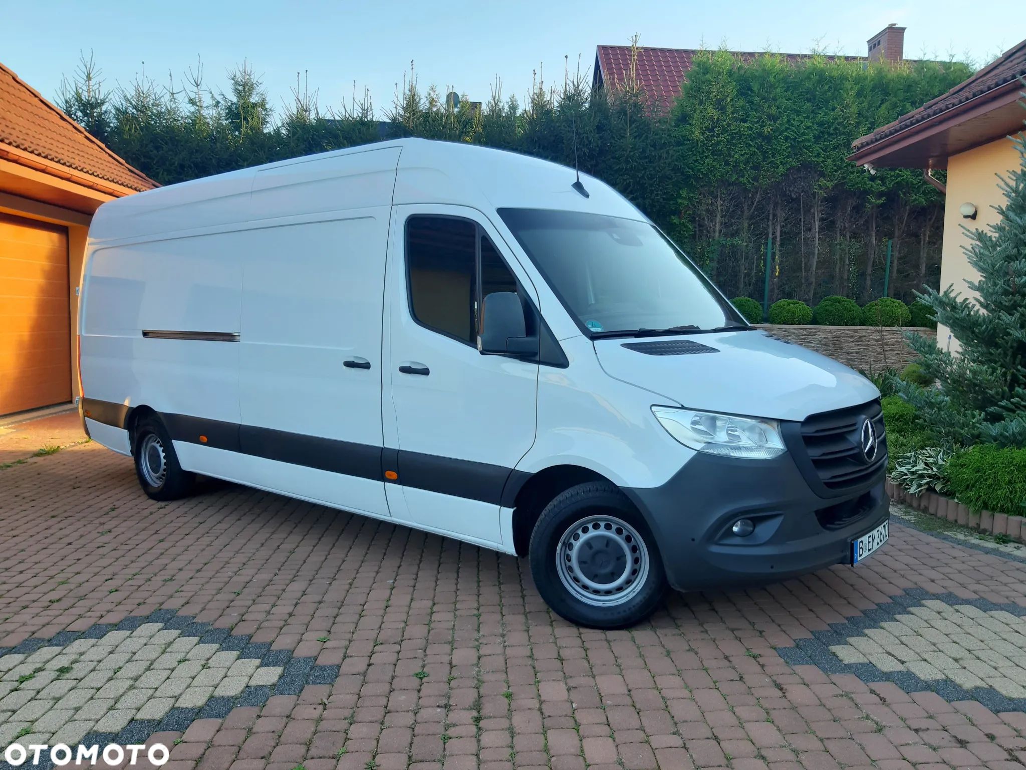 Mercedes-Benz Sprinter - 1