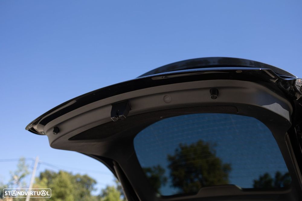 Tesla Model Y Standard RWD - 27