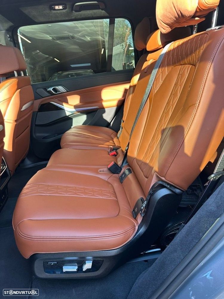 BMW X7 40 d xDrive Pack M Desportivo - 9