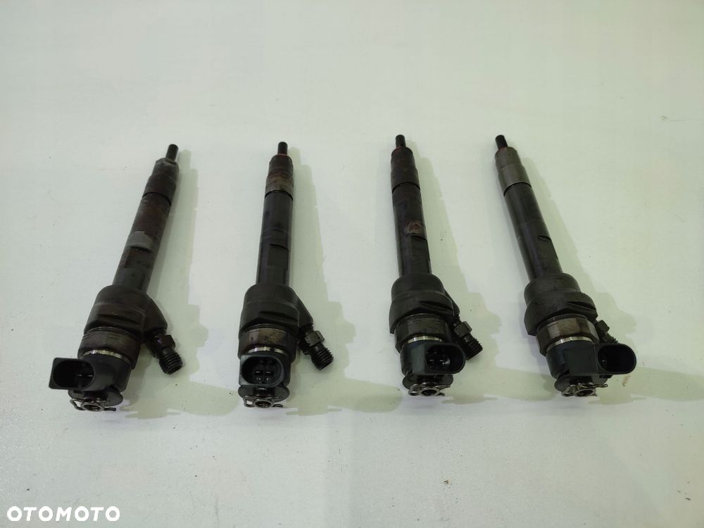BMW E90 F20 F30 WTRYSKIWACZE N47 1.8D 7798446 - 1