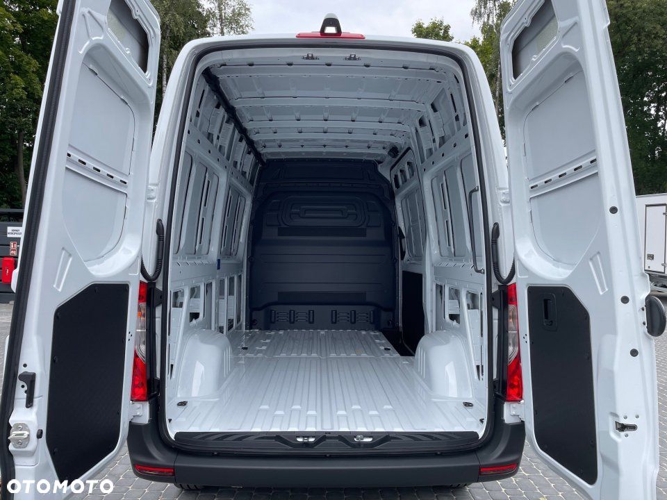Mercedes-Benz Sprinter - 5