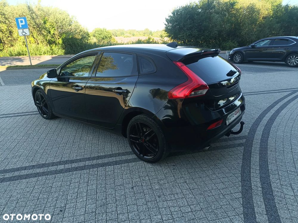 Volvo V40 D4 Momentum - 4