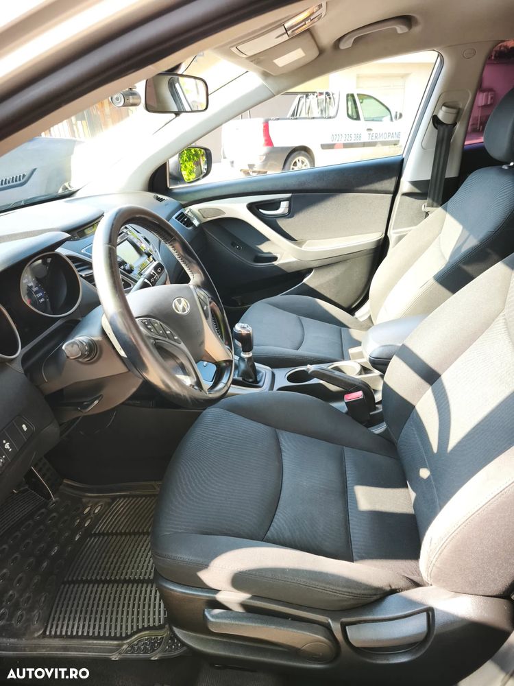 Hyundai Elantra 1.6 MPi - 11
