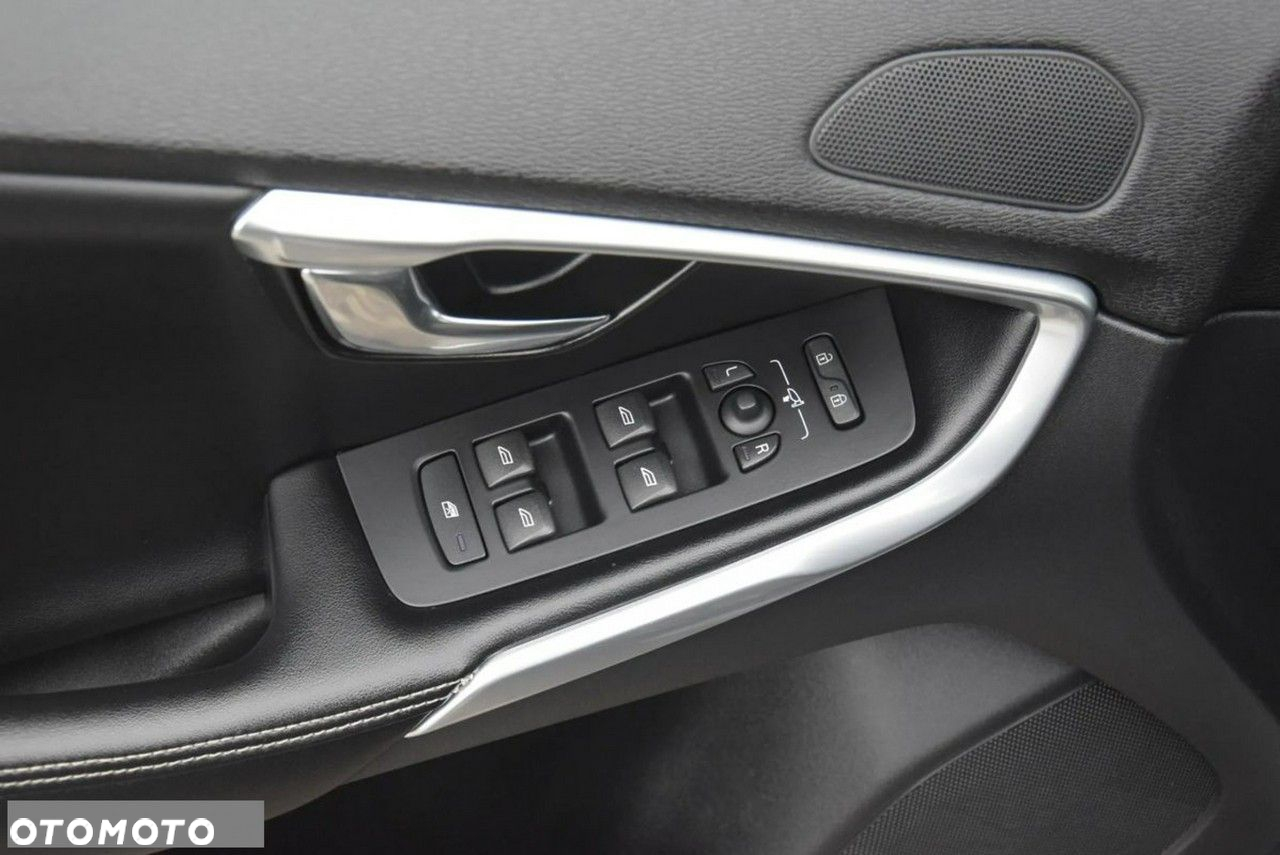 Volvo V40 D4 Drive-E R-Design Kinetic - 23