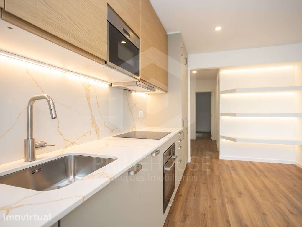 Apartamento Renovado T2 em Amora com terraço - Grande imagem: 4/30