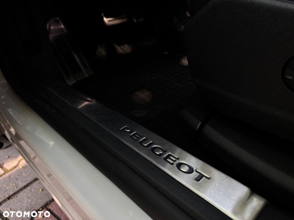 Peugeot 5008 1.5 BlueHDi GT S&S EAT8 - 26
