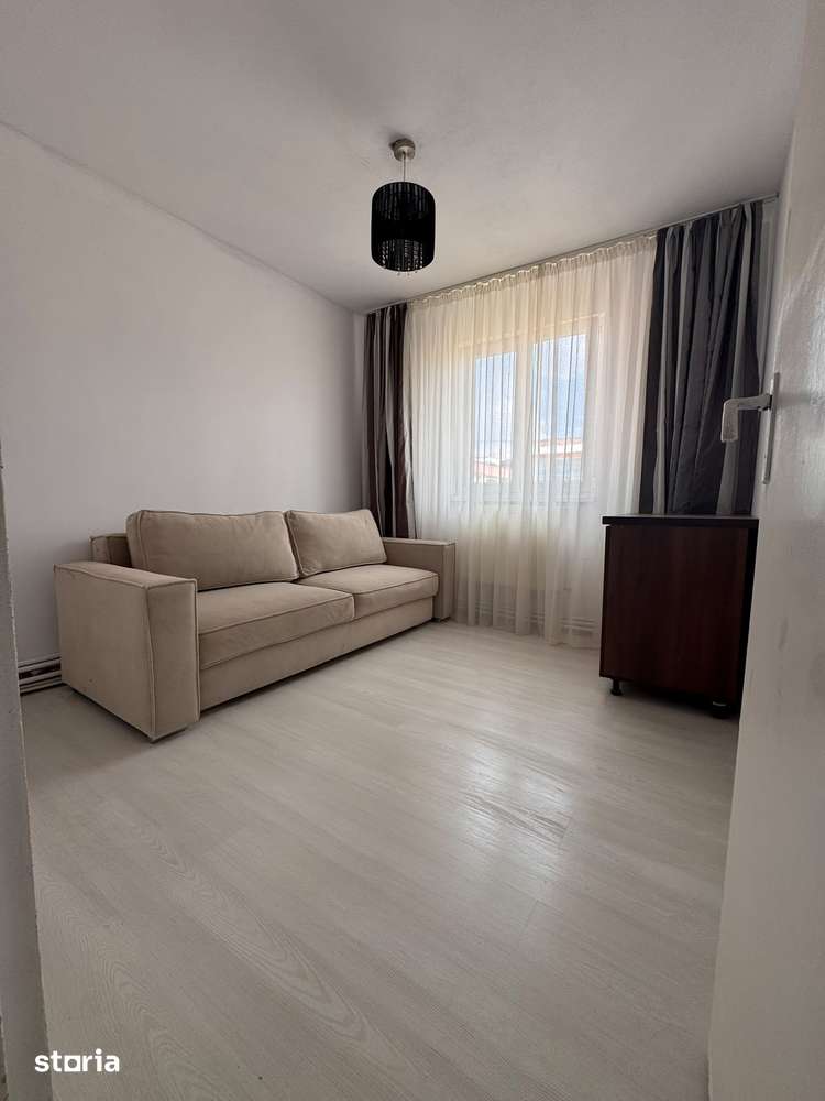 Apartament 2 camere Sacele renovat nou — fotografia 3
