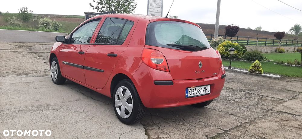 Renault Clio - 19