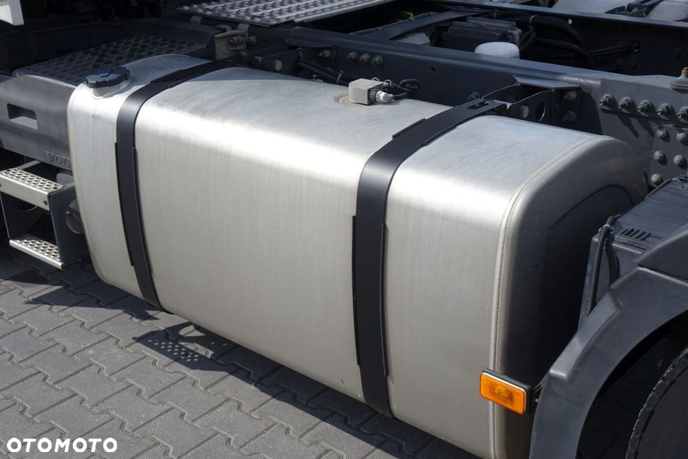 Volvo FH 460 GLOBETROTTER / EURO 6 / STANDARD / AUTOMAT / KLIMATYZACJA POSTOJOWA / 2 ZBIORNIKI - 13
