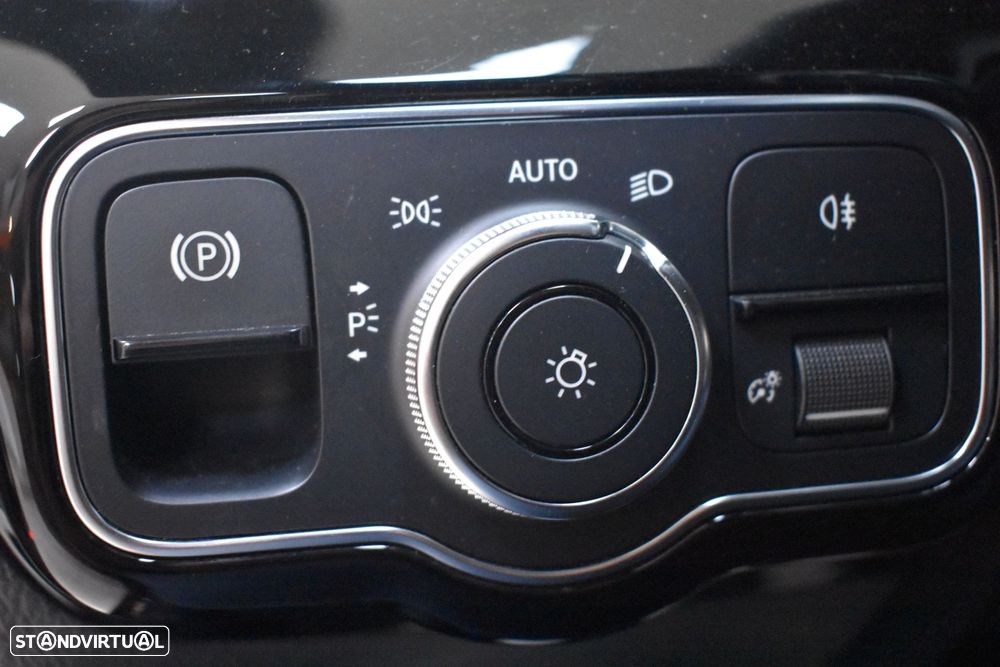 Mercedes-Benz CLA 250 - 46