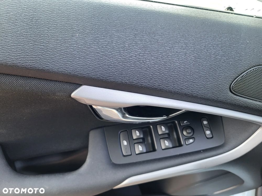Volvo V40 T2 Momentum - 12