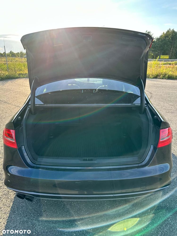 Audi A4 Limousine - 9