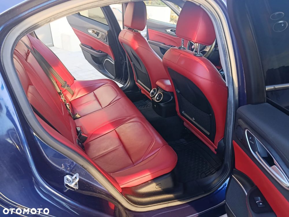 Alfa Romeo Giulia 2.0 Turbo 16V AT8 Veloce - 15