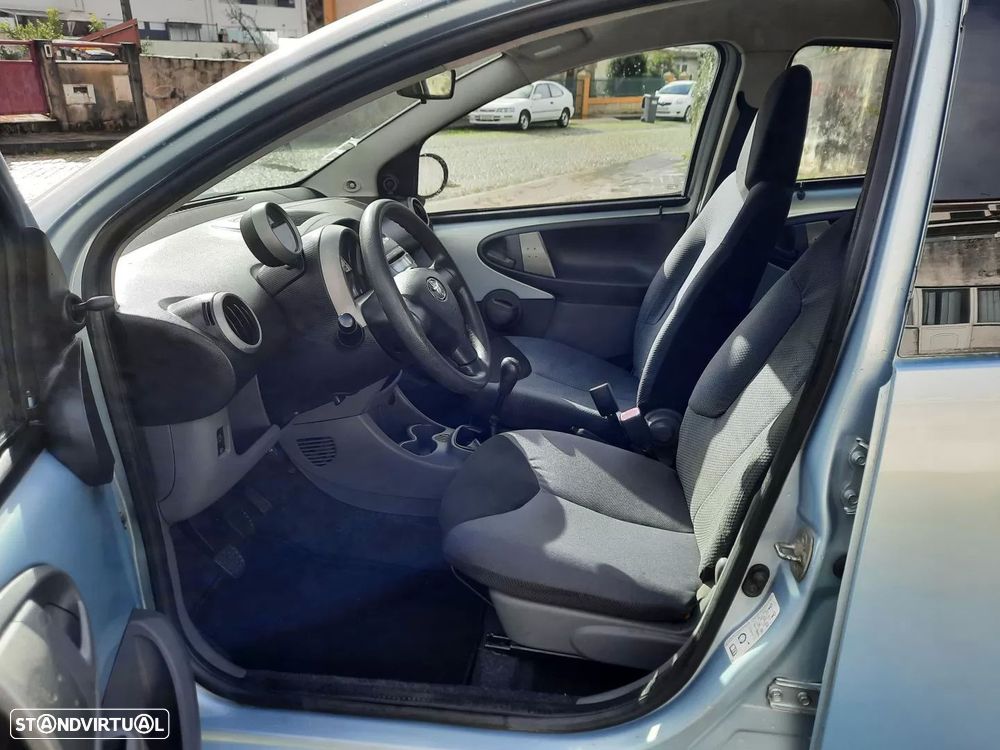 Toyota Aygo 1.0 Plus - 6