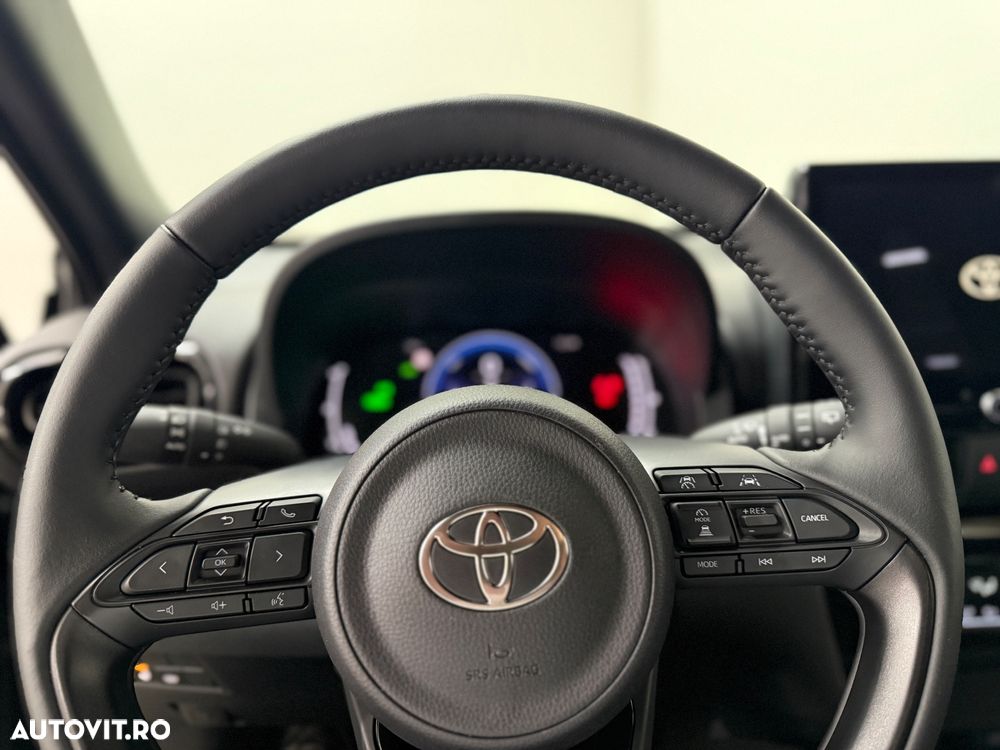 Toyota Yaris Cross 1.5 VVT-i HSD 116 4x2 HEV Dynamic - 16