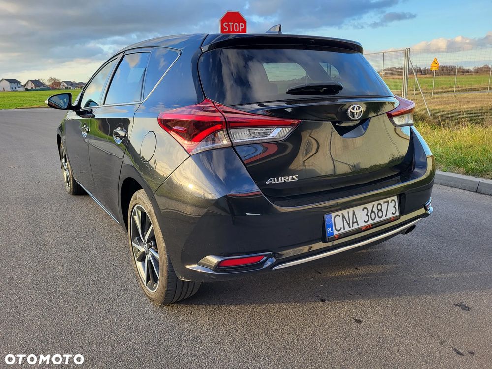 Toyota Auris 1.2 Turbo Team Deutschland - 14