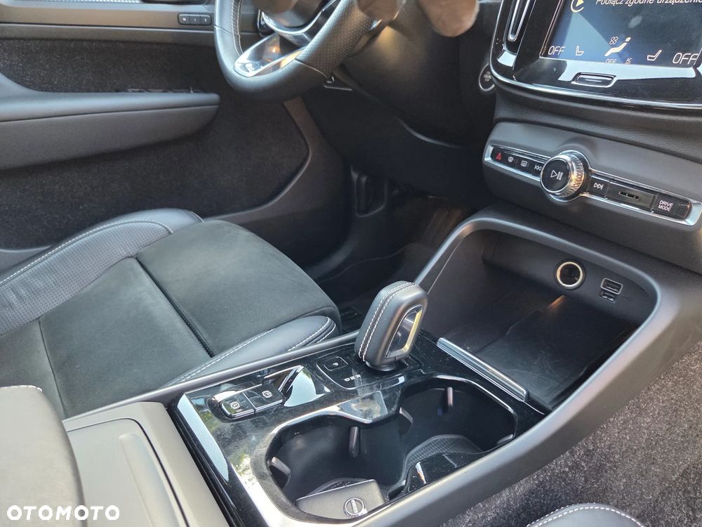 Volvo XC 40 T5 AWD R-Design - 25