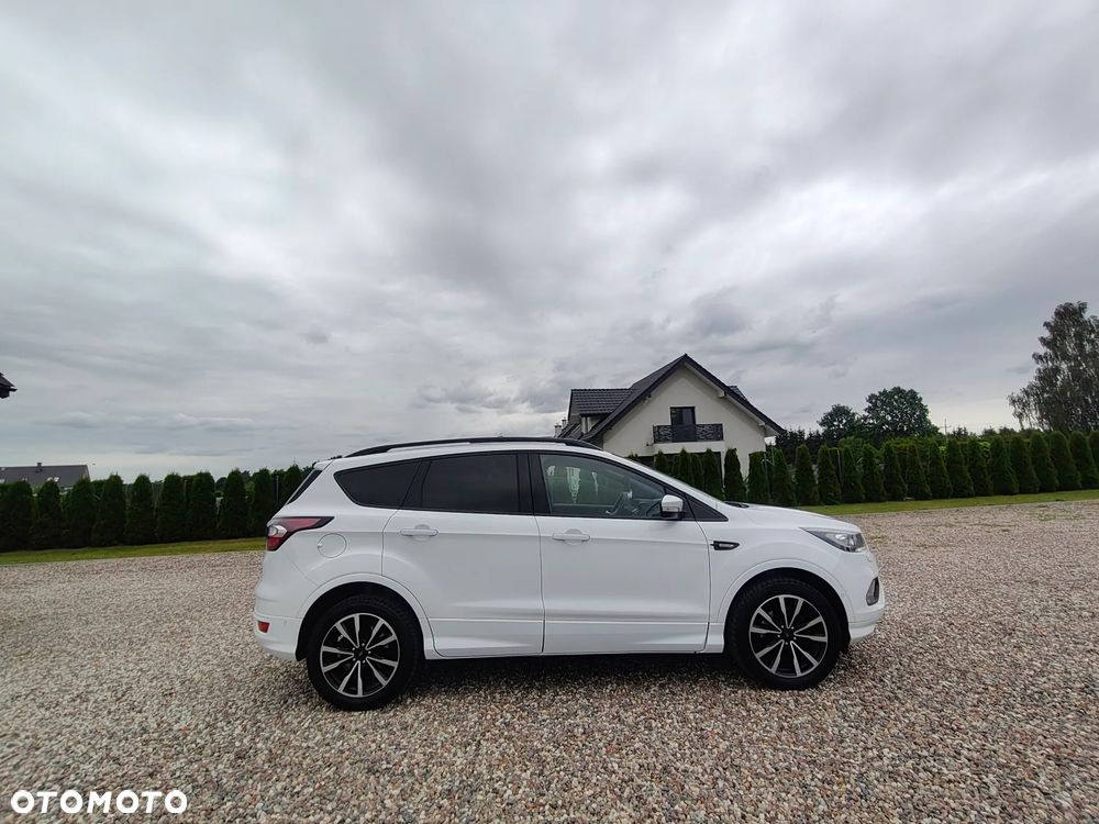 Ford Kuga 1.5 EcoBoost 2x4 ST-Line - 2