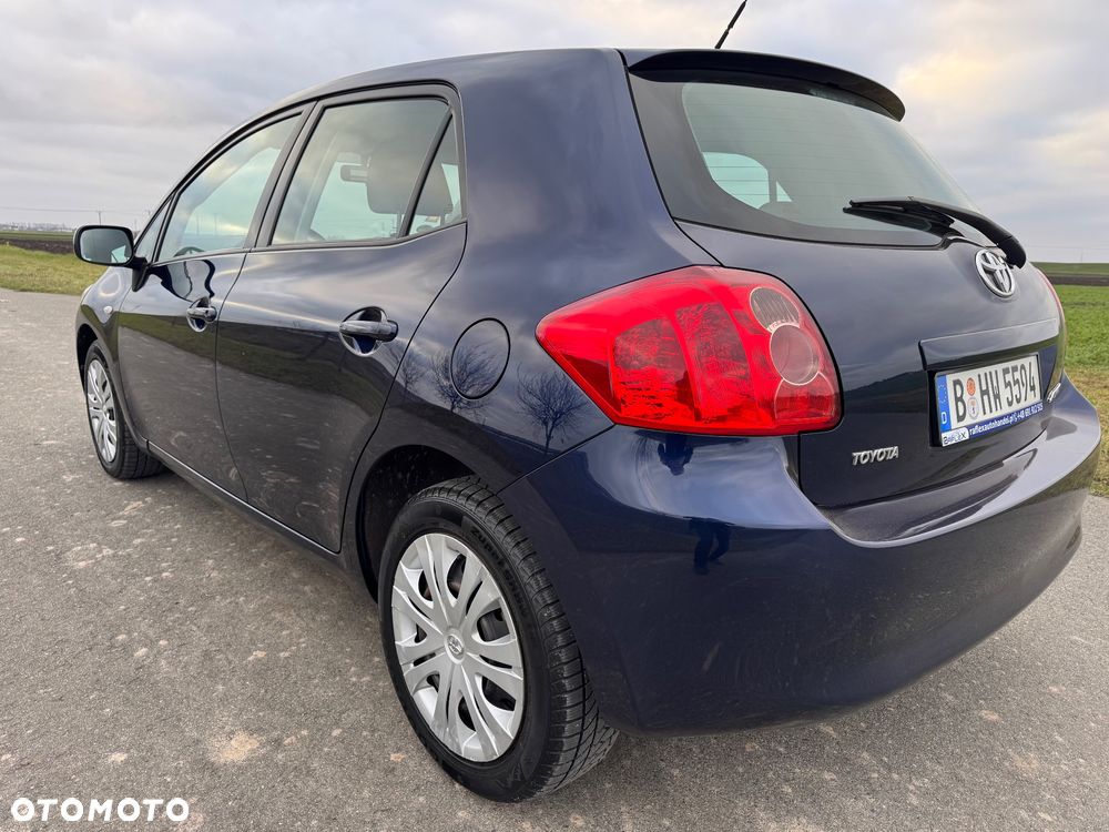 Toyota Auris 1.6 VVT-i Executive - 17