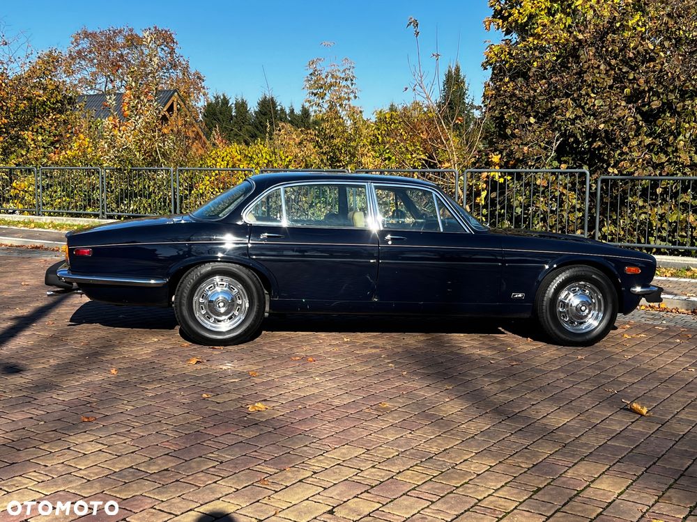 Jaguar XJ - 18