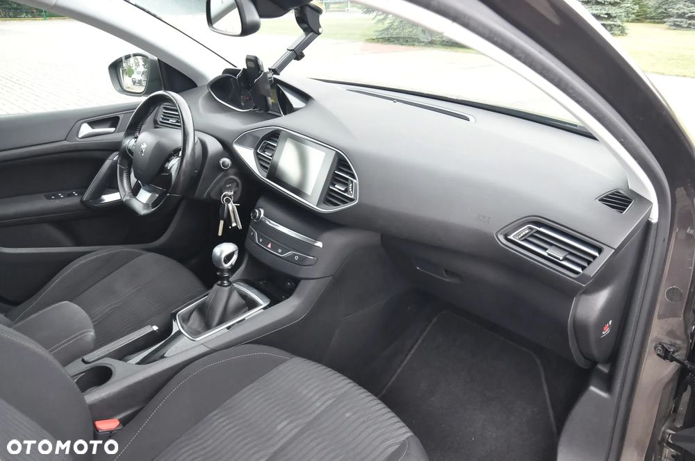 Peugeot 308 1.6 e-HDi Active S&S - 26