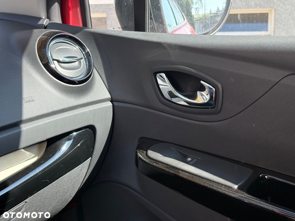 Renault Captur ENERGY TCe 120 EDC LIMITED - 24