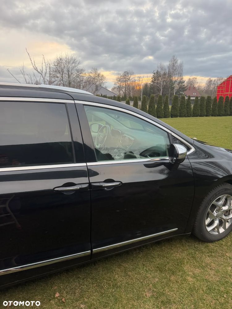 Chrysler Pacifica - 28