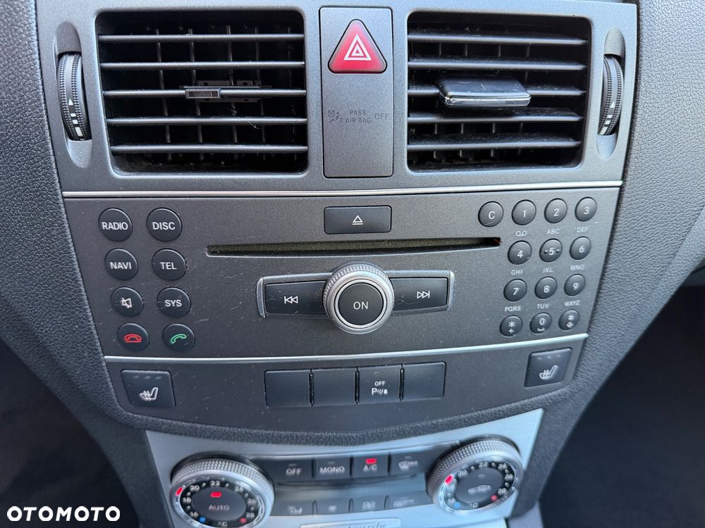 Mercedes-Benz Klasa C 250 CGI Automatik BlueEFFICIENCY Avantgarde - 25