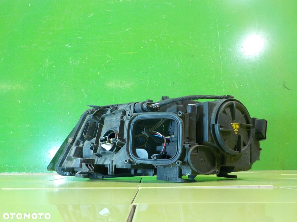 AUDI A4 B8 S-LINE 2.0 TDI 08r KOMBI 5D XENON lampa prawa przod - 4