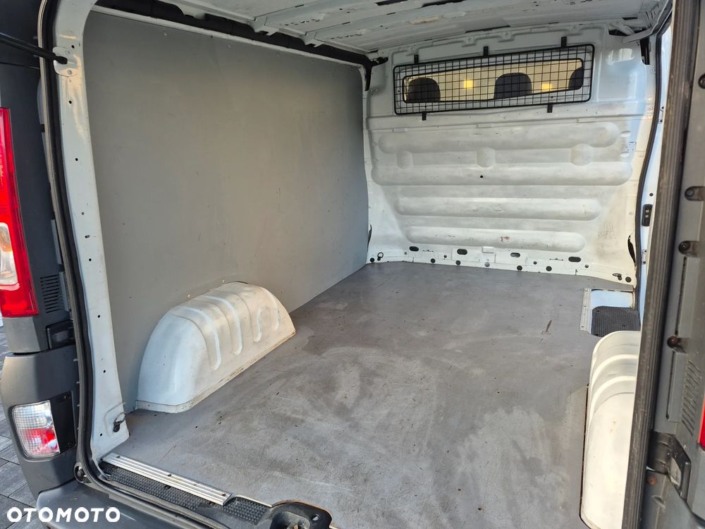 Opel Vivaro - 10
