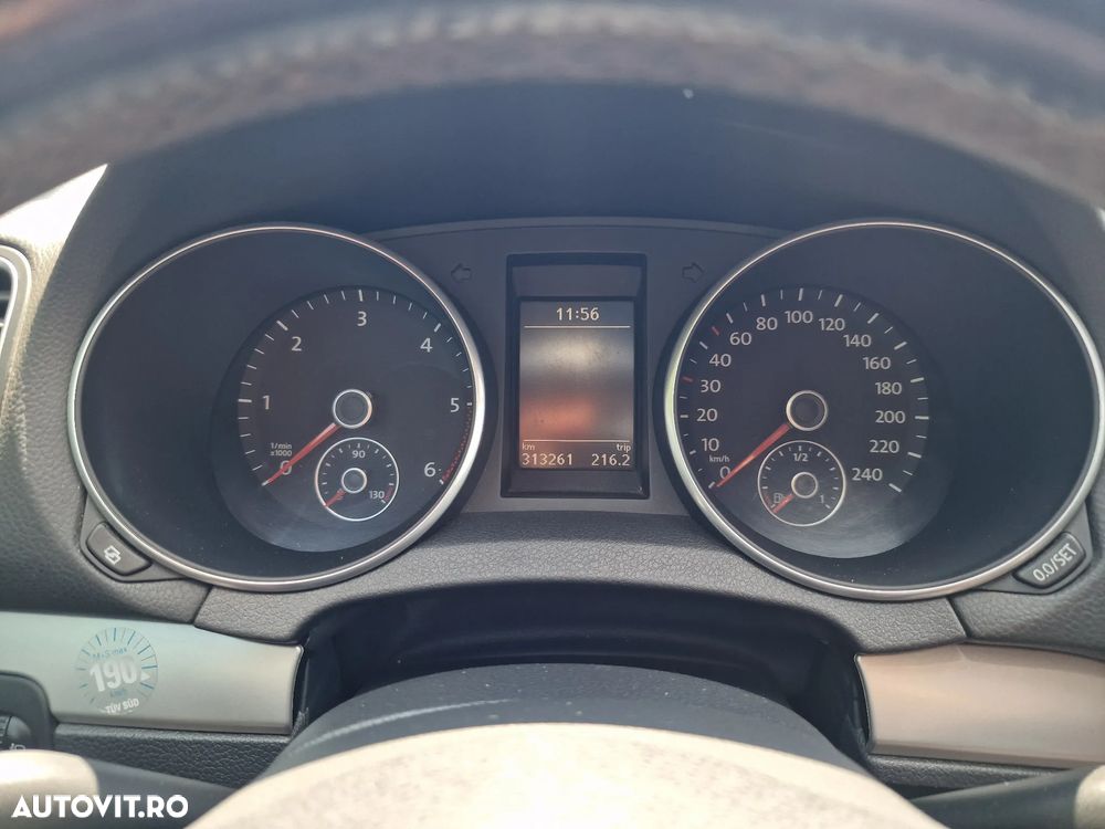 Volkswagen Golf 2.0 TDI Highline - 7