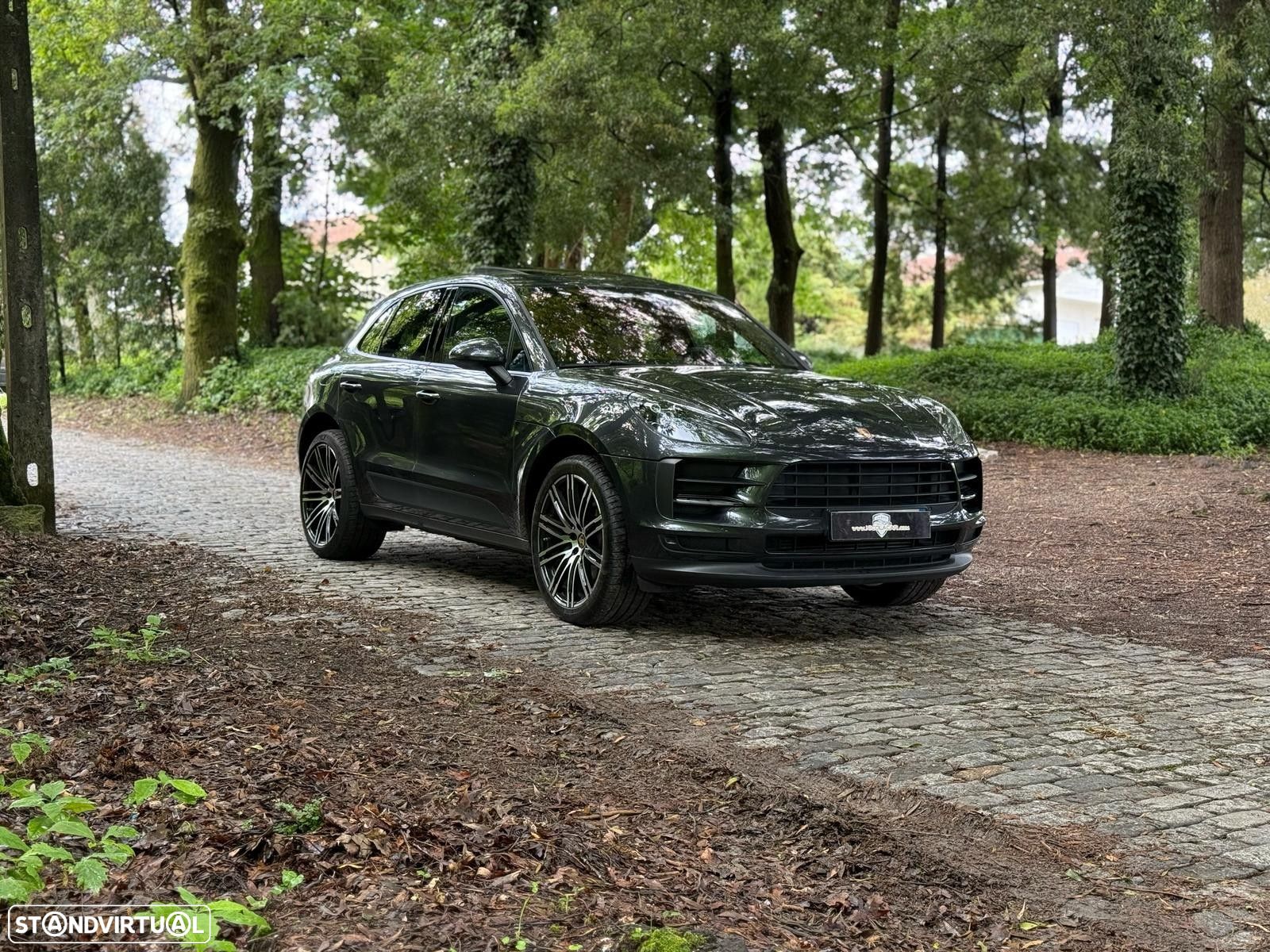 Porsche Macan Standard - 1