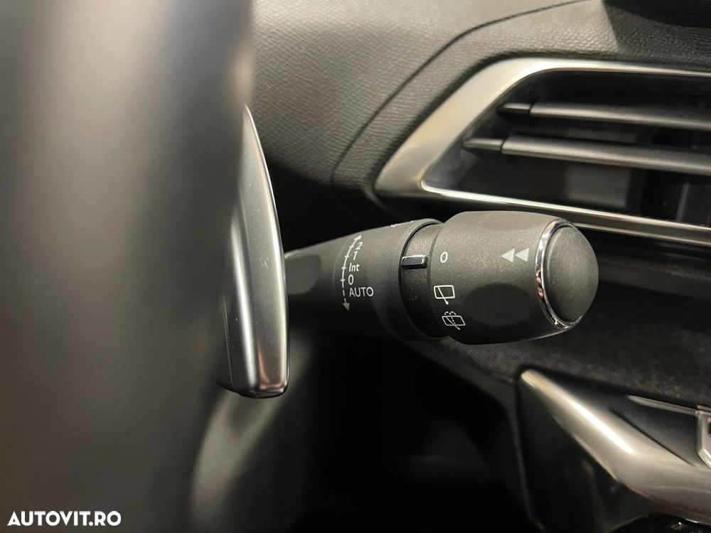 Peugeot 3008 Hybrid 225 e-EAT8 Allure Pack - 30