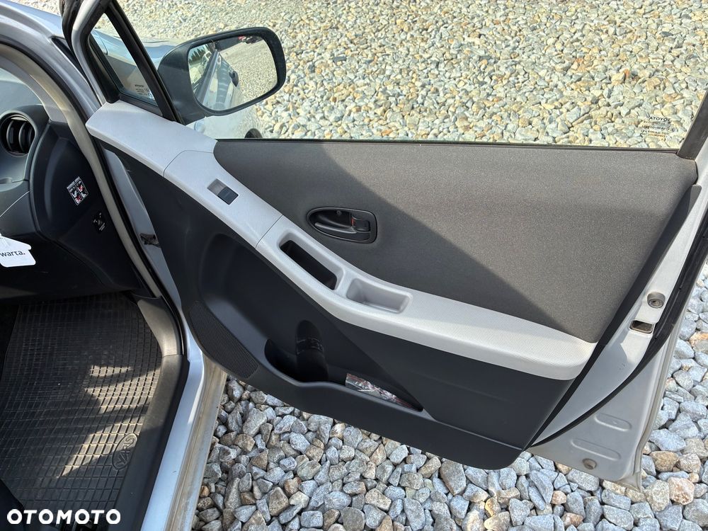 Toyota Yaris 1.4 D-4D Life - 11