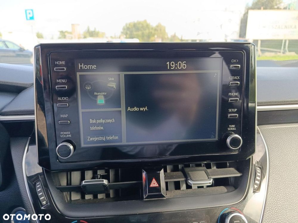 Toyota Corolla 1.8 Hybrid Comfort - 18