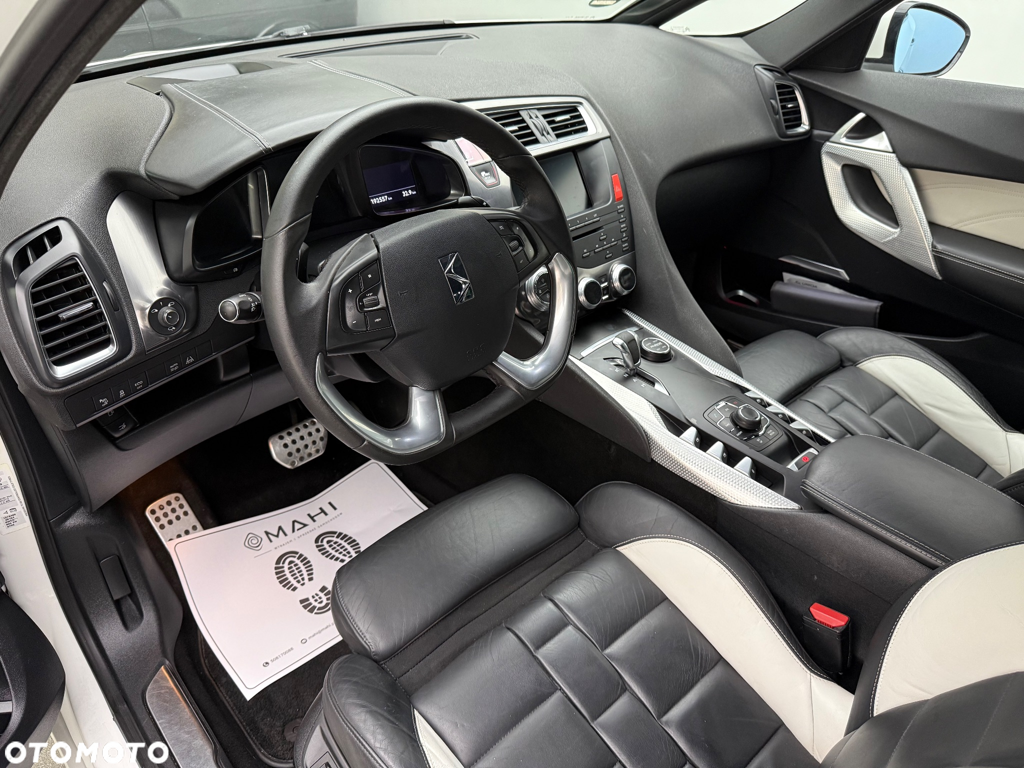 Citroën DS5 2.0 HDi Hybrid4 SportChic MCP - 23