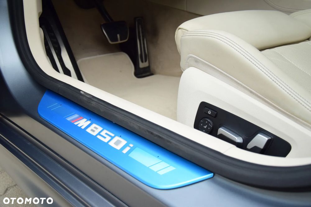 BMW Seria 8 - 21