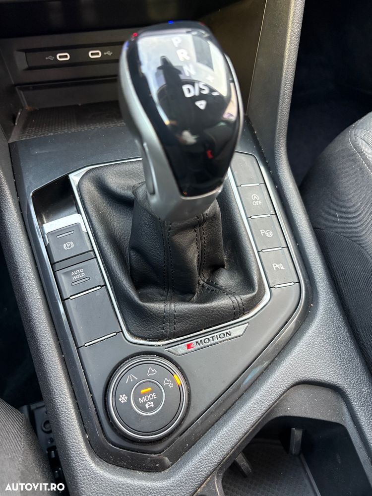 Volkswagen Tiguan 2.0 TDI SCR DSG 4Motion Life - 40