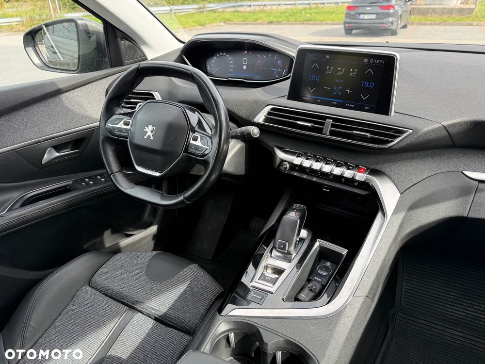 Peugeot 5008 1.6 PureTech Allure S&S EAT8 - 27
