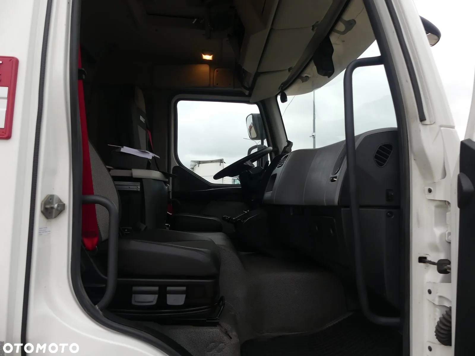 Renault VP D280 DTI8 16T 4X2 AUTOMAT - 9