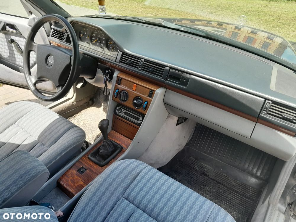 Mercedes-Benz W124 (1984-1993) - 16