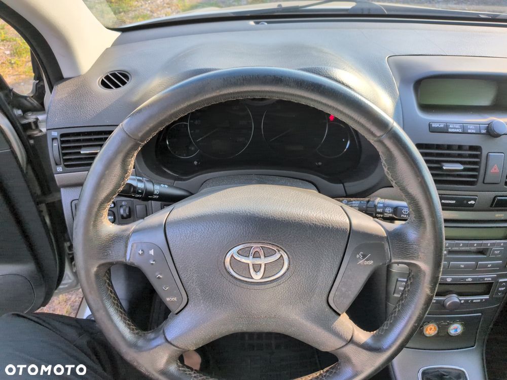 Toyota Avensis - 7