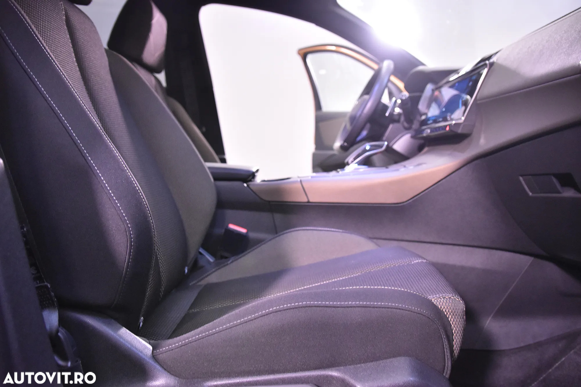 DS Automobiles DS 7 Crossback - 11
