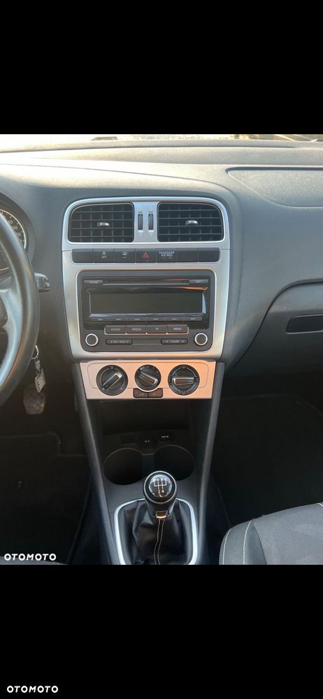 Volkswagen Polo 1.4 MATCH - 14