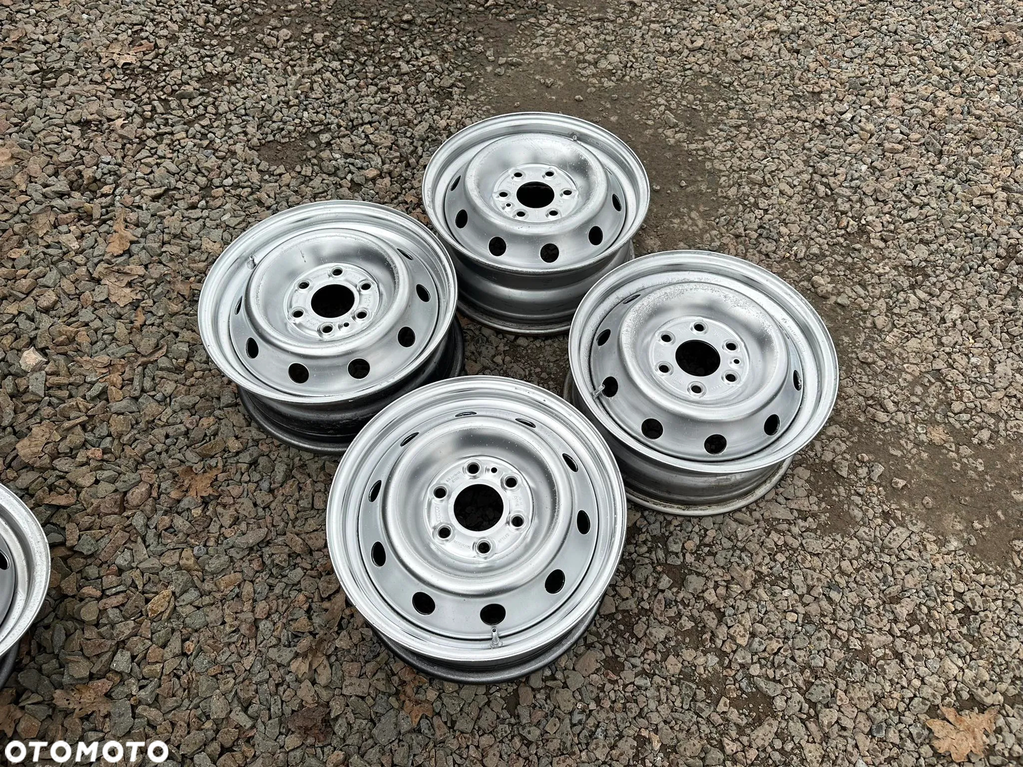 225/65/16C 235/65/16C Koła zapasowe Rezerwowe Felgi 16 IVECO 6x125 - 26
