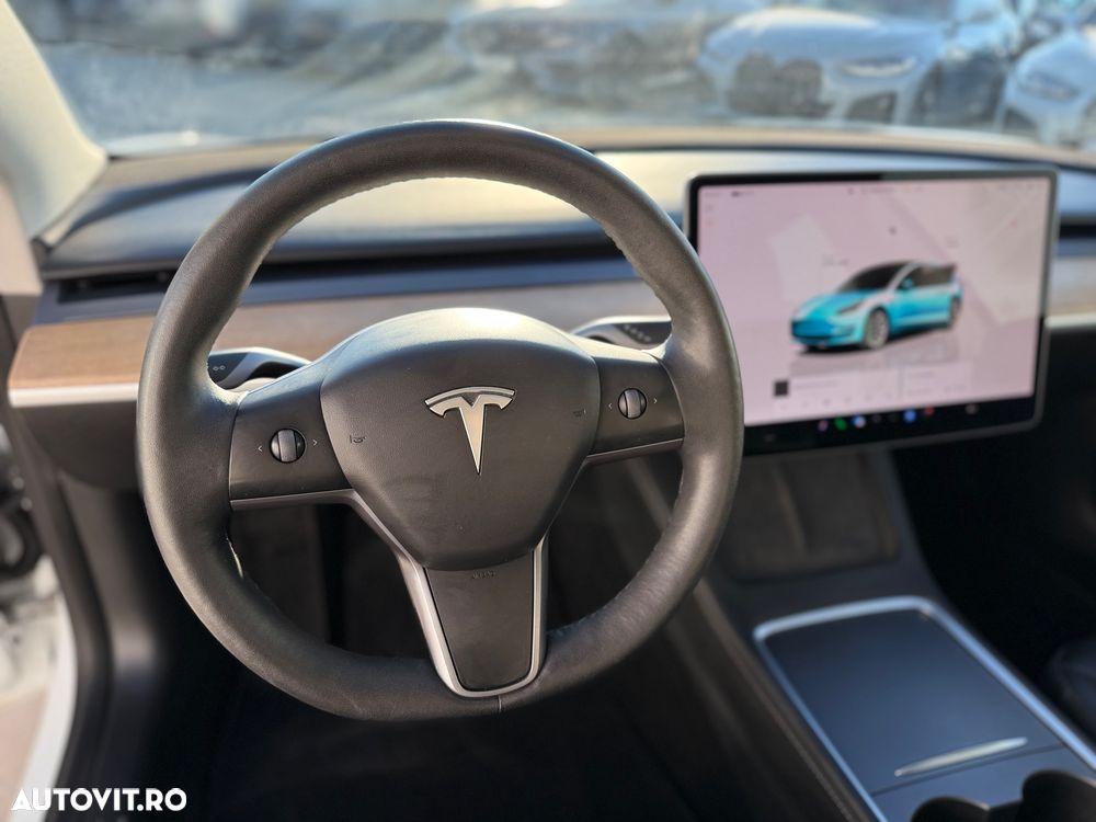Tesla Model 3 - 6